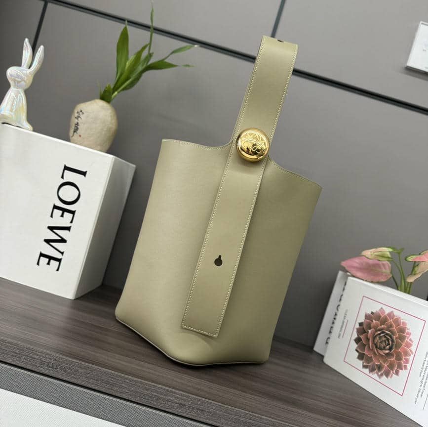 0027-New Pebble Bucket